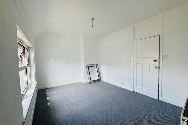 Jubilee Crescent - Photo 1