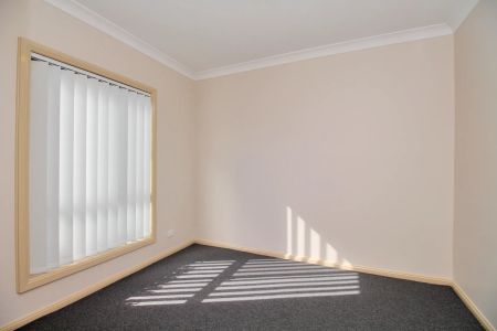 UPDATED 3-BEDROOM VILLA IN QUIET & PRIVATE COMPLEX! - Photo 3