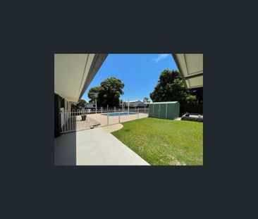 Pool, Solar & Space - The Complete Family Home - Photo 3