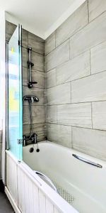 3 bedroom flat to rent - Photo 3