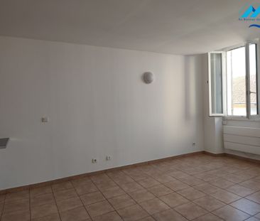 Location Appartement 2 pièces 34m² MARSEILLE 3ème - Photo 1