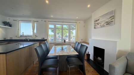 3 Bedroom Maisonette - Photo 3