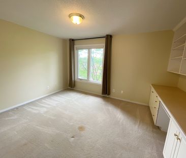 525 Lisgar unit 11, 2 bedrooms 2 bathroom Terrace Home - Photo 4
