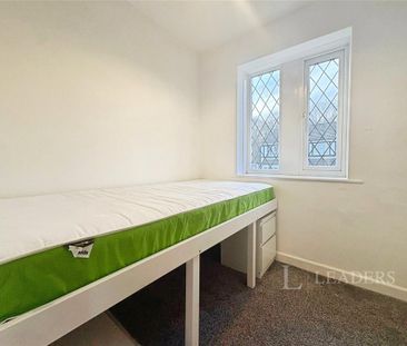 3 bedroom semi-detached house to rent - Photo 4