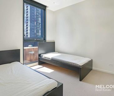 TWO BEDROOMS WITH CITY VIEW - FURNISHED - Photo 4