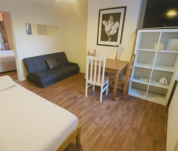 2 bedroom flat to rent - Photo 4