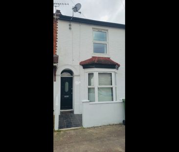 3 Bed Terraced House, Derby Road, SO14 - Photo 5
