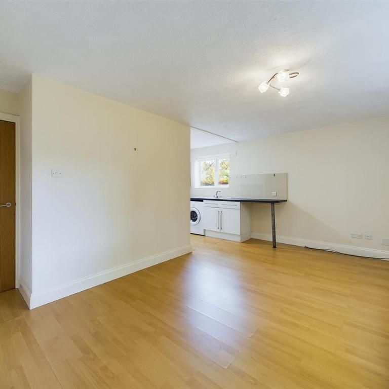 1 bedroom flat to rent - Photo 1