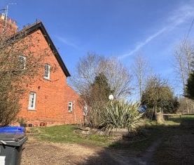 Bank Cottage, Coton - Photo 1