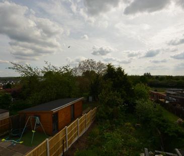 3 bedroom semi-detached house to rent - Photo 2