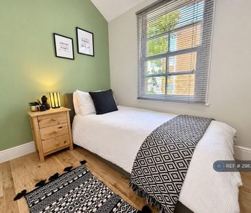1 bedroom in a house share to rent - Photo 3