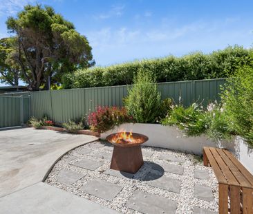 FULLY FURNISHED - AVAILABLE NOW - Photo 6