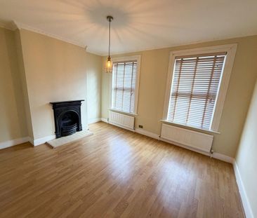 4 bedroom terraced house to rent - Photo 3