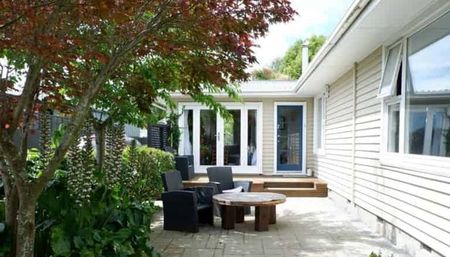 Lovely 3 bedroom family home! - Photo 2