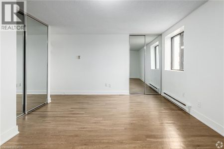 565 BELMONT Avenue W Unit# 0033, Kitchener, Ontario, N2M5E7 - Photo 2