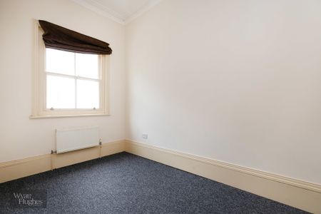 2 bed flat to rent in Warrior Square, St Leonards-on-Sea - Photo 3