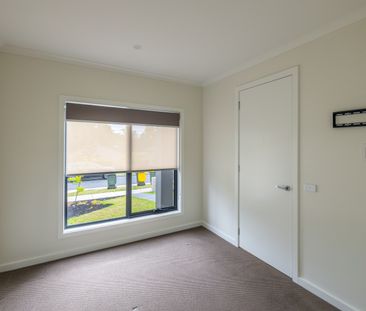 7/13-15 Cabena Crescent, Chadstone VIC 3148 - Townhouse For Rent | ... - Photo 2