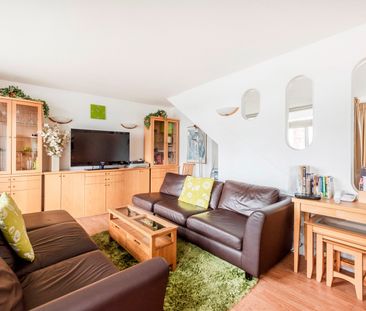 2 Bed Maisonette, St Giles High Street, WC2H - Photo 1