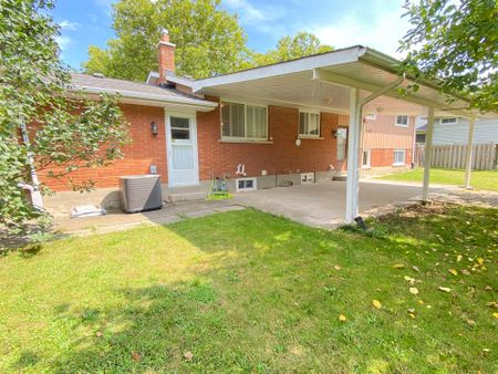 For Lease - 4327 Mitchell Avenue, Niagara Falls, Ontario - Photo 3