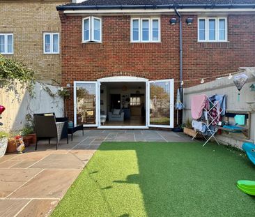 3 bedroom terraced house to rent - Photo 4