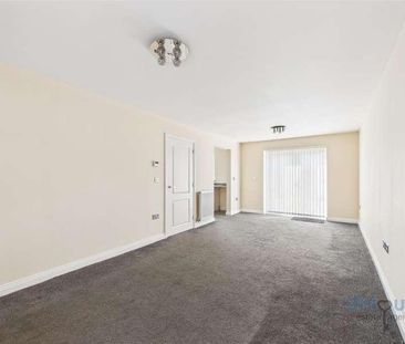 Marples Drive, Blackpool, FY4 - Photo 2