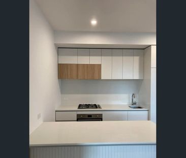 Stylish Lilix Apartment with City Views in Prime South Melbourne Lo... - Photo 6