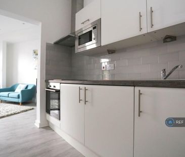 1 bedroom flat to rent - Photo 6