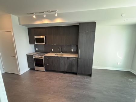 For Lease - 4130 Parkside Village Drive Unit# 2807, Mississauga, Ontario - Photo 4