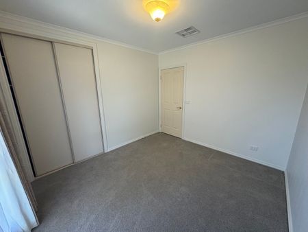 3 BEDROOM HOUSE IN SOUTH SHEPPARTON - Photo 5