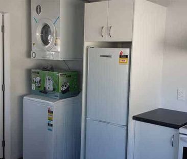 Fully Furnished Studio - Photo 2