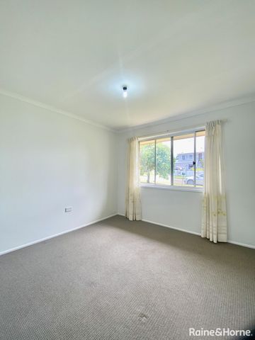 Family home in quiet location - Photo 3