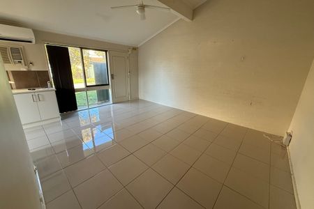 2 BEDROOM UNIT IN QUIET LOCATION - Photo 5