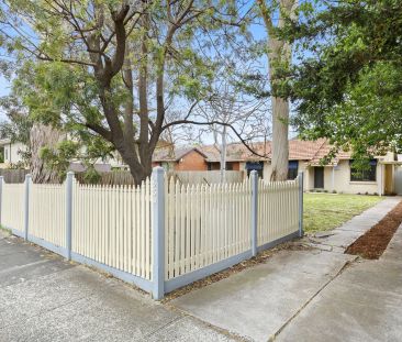 CHARMING FAMILY HOME FOR RENT IN HAMPTON! - Photo 2