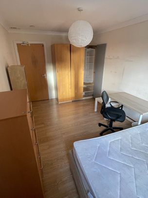 Room in a Shared Flat, Boardwalk Place, E14 - Photo 1