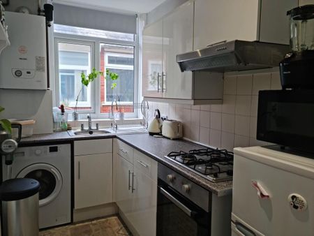 1 bedroom flat to rent - Photo 5