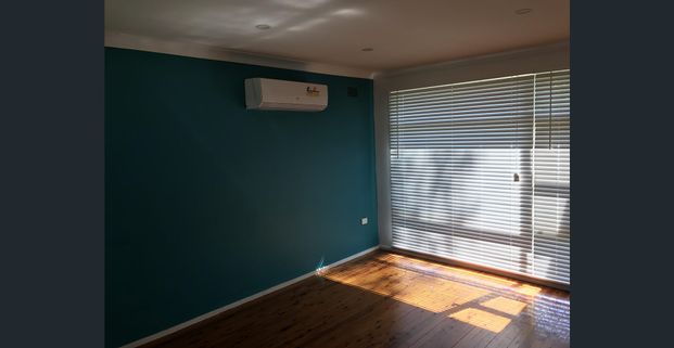 Spacious Three Bedroom Home - Photo 1