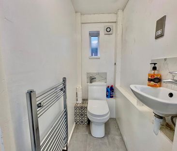 4 bedroom semi-detached house to rent - Photo 1