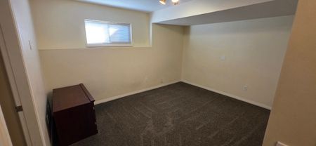 Lower 3 bedroom 2 bath unit - Photo 3