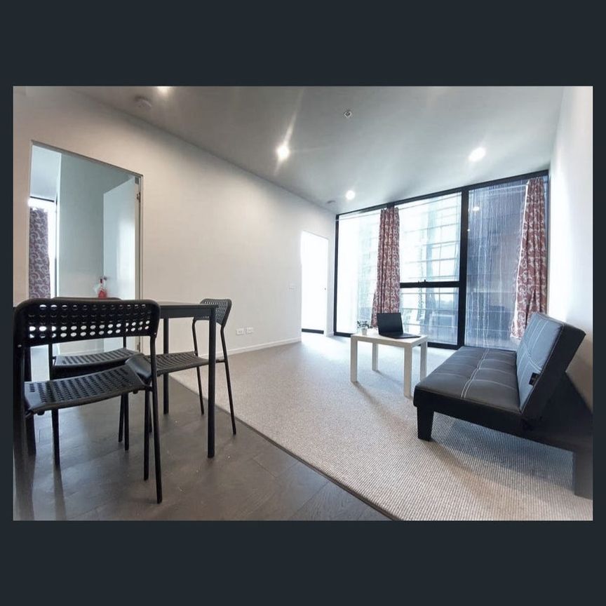 Fully Furnished 2-Bedroom Apartment in the Heart of Melbourne CBD - Photo 1