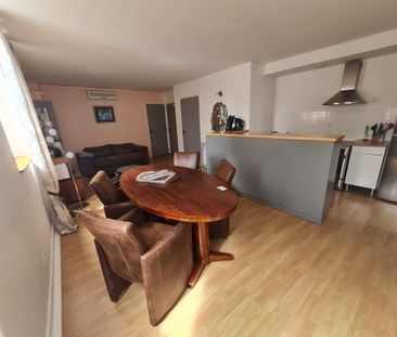 Location Appartement 3 pièces 73m² ANGOULEME 16000 - Photo 2