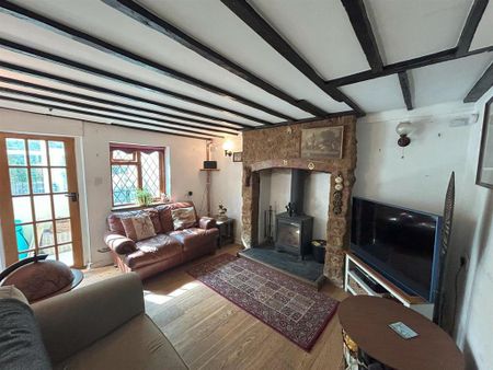 3 bedroom detached house to rent - Photo 2