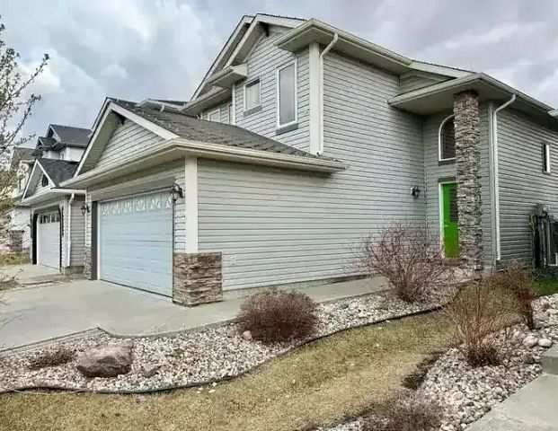 Cozy Fully Furnished Home for Rent | 3139 24 Avenue Northwest, Edmonton - Photo 1