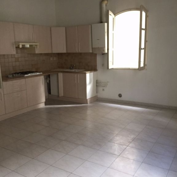 Arles coeur Roquette, maison de ville de 72m², - Photo 1