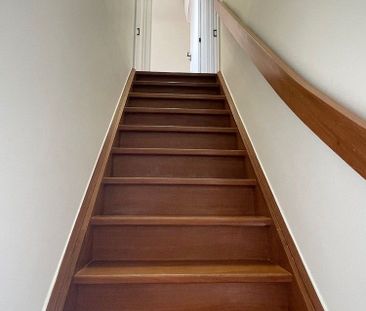 Gerenoveerd 2-kamerduplexappartement met overdekte autostaanplaats - Photo 1