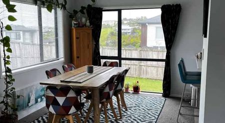 Orewa - 5 bedrooms - Photo 2