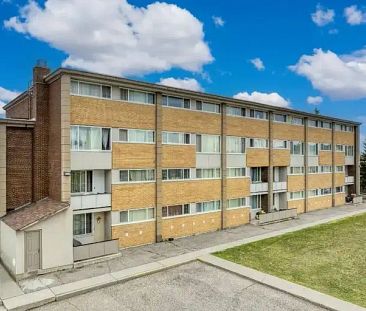 Hillsboro Place | 10 Frobisher Blvd SE, Calgary - Photo 1