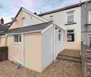 3 bedroom terraced house to rent - Photo 5