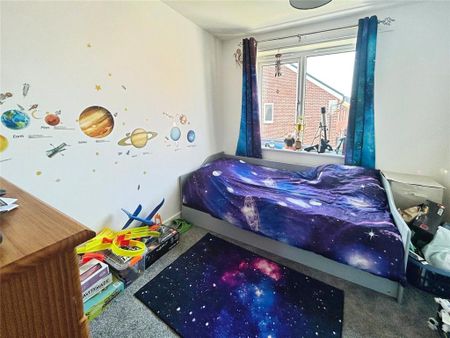 4 bedroom semi-detached house to rent - Photo 4