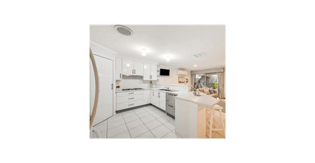 Spacious Family Home with Comfort & Convenience - Photo 2