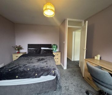 4 bedroom bungalow to rent - Photo 4